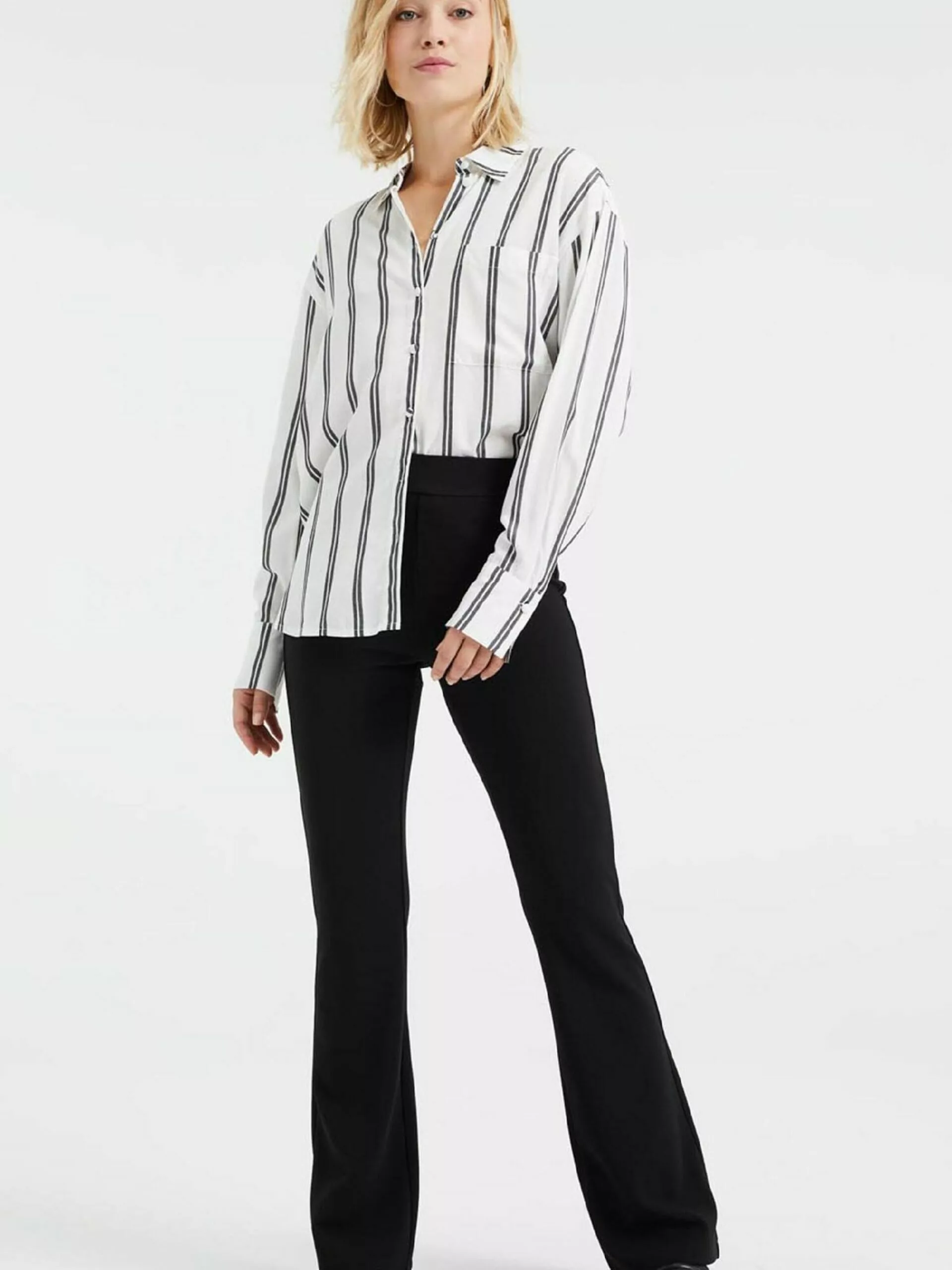 WE FASHION Pantalons En Toile évasé Pantalon Femme Noir 2 WE FASHION Pantalons En Toile évasé Pantalon Femme Noir – Image 2