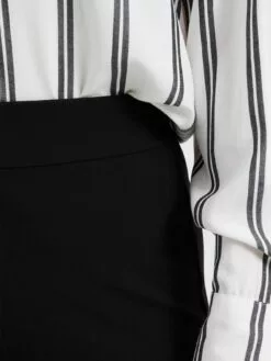 WE FASHION Pantalons En Toile évasé Pantalon Femme Noir 11 WE FASHION Pantalons En Toile évasé Pantalon Femme Noir -WE FASHION Magasin En Ligne 76723a28fe5009e95d06b68b5be6b3c4