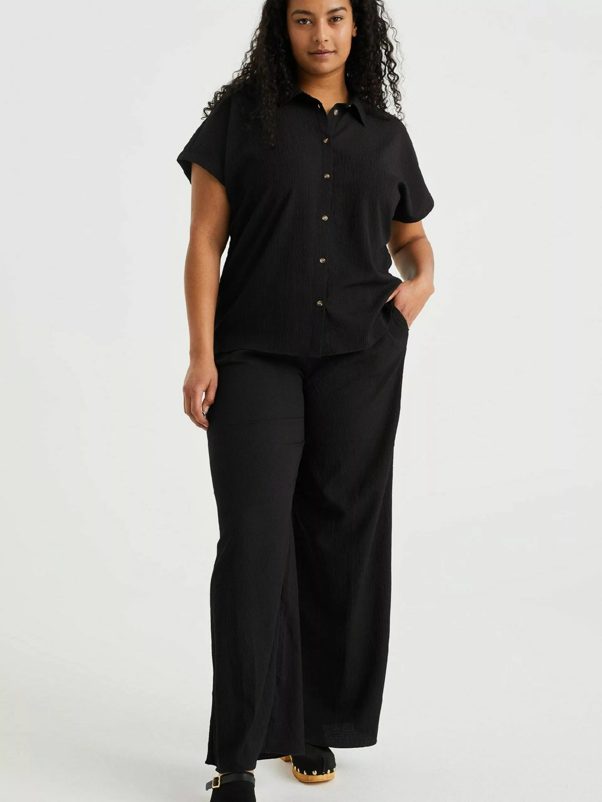 WE FASHION Blouses à Manches Courtes Chemisier Femme Noir 2 WE FASHION Blouses à Manches Courtes Chemisier Femme Noir – Image 2