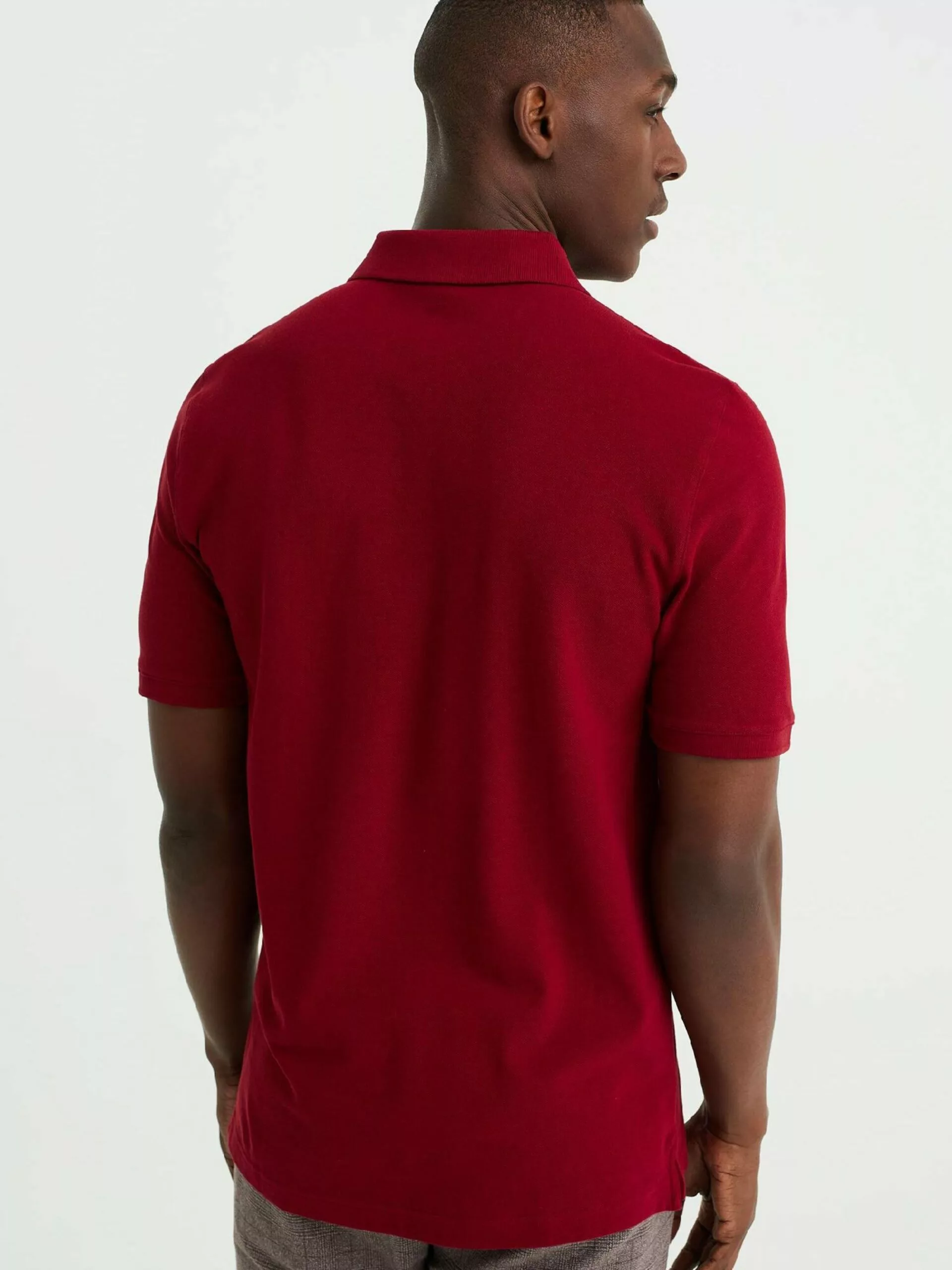 WE FASHION Polos T-Shirt Homme Rouge Feu 3 WE FASHION Polos T-Shirt Homme Rouge Feu – Image 3