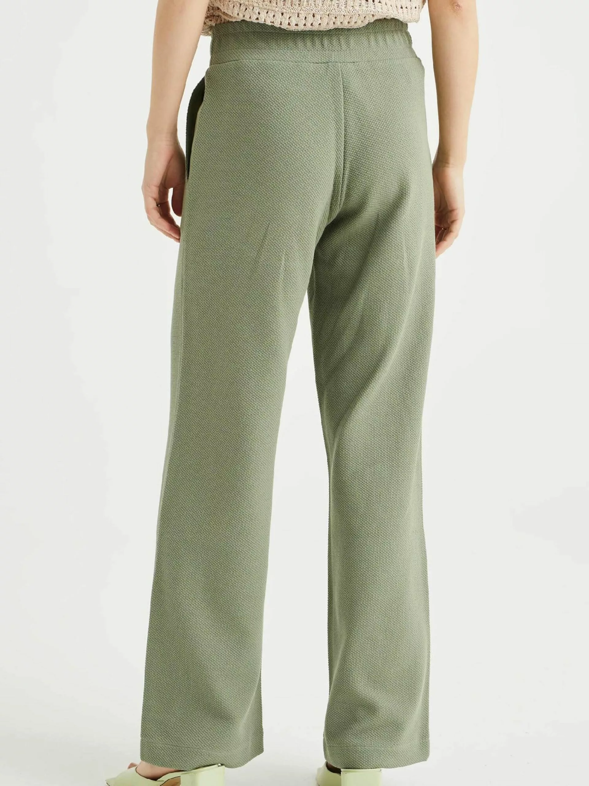 WE FASHION Pantalons De Survêtement évasé Pantalon Femme Olive 3 WE FASHION Pantalons De Survêtement évasé Pantalon Femme Olive – Image 3